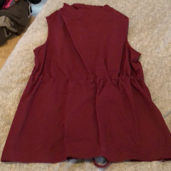Burgundy vest - Picture 4 of 4